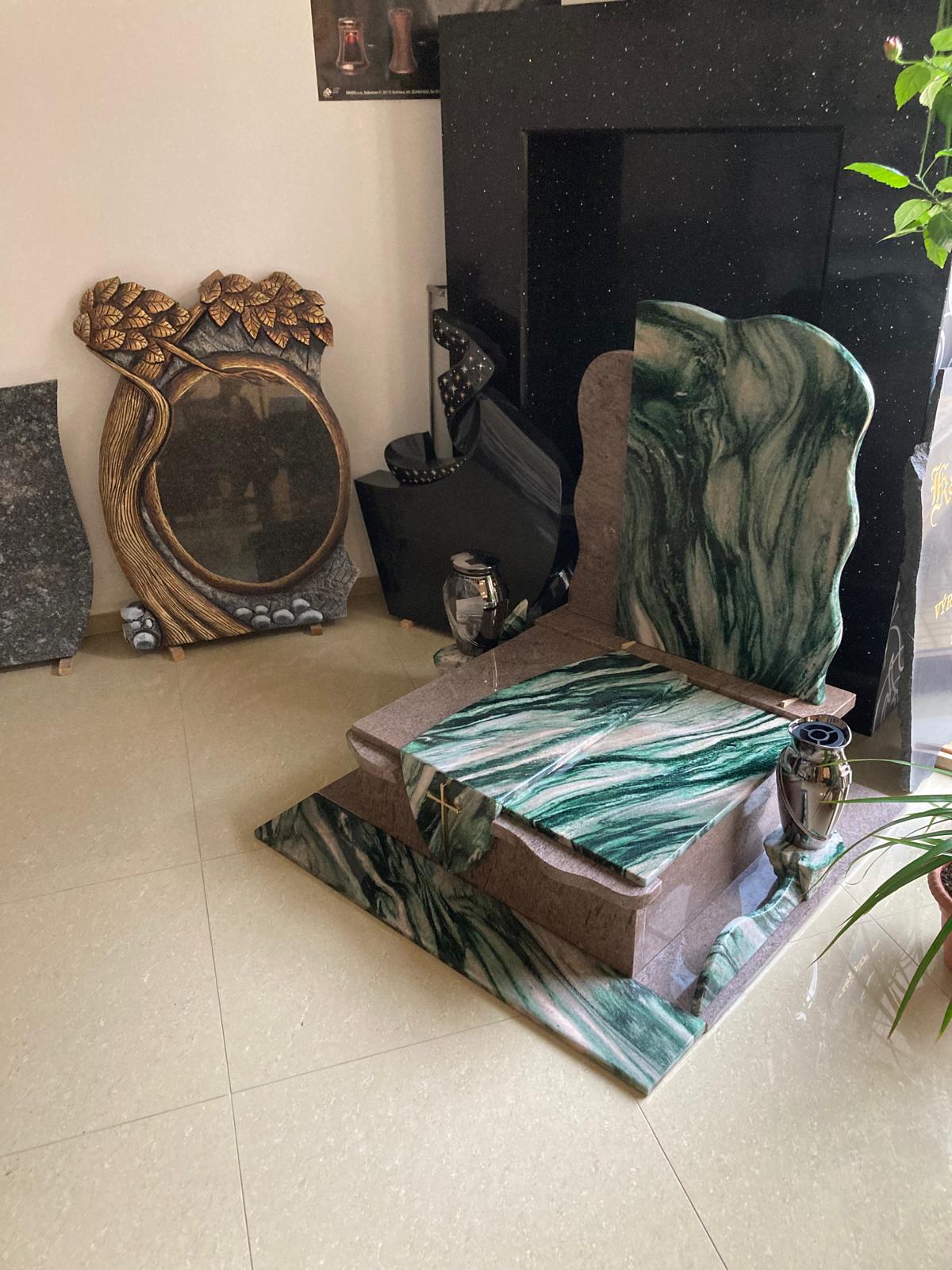 Urnový hrob exkluzívny materiál Verde Lapponia + Icon Brown